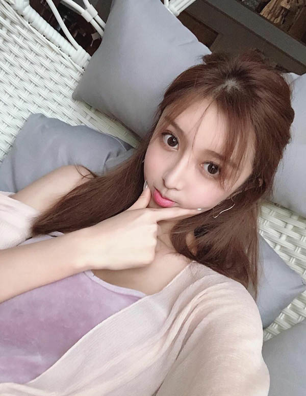 新加坡外围女大学生